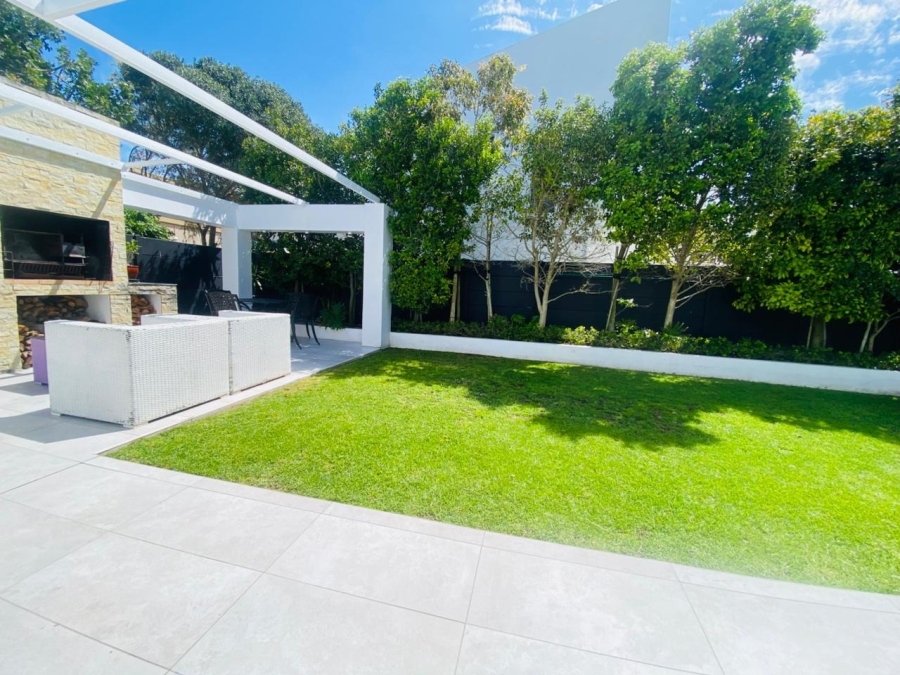 5 Bedroom Property for Sale in Sunset Beach Western Cape